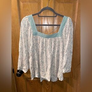 Hem & Thread Floral Top